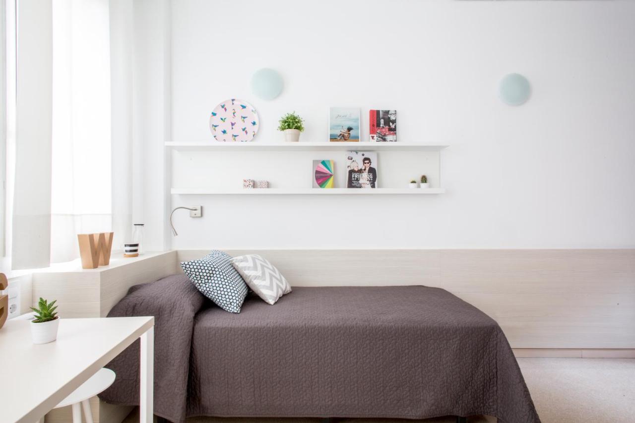 Residencia Universitaria Francesc Giralt i Serrà Terrassa Extérieur photo