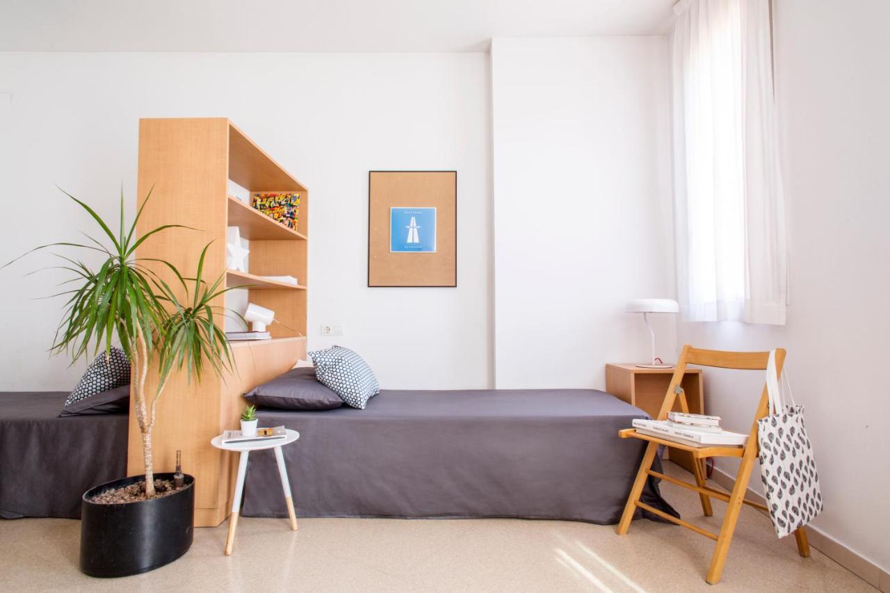Residencia Universitaria Francesc Giralt i Serrà Terrassa Extérieur photo