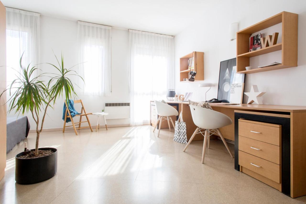 Residencia Universitaria Francesc Giralt i Serrà Terrassa Extérieur photo