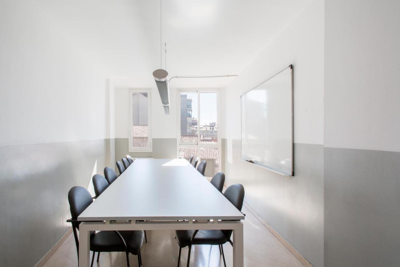 Residencia Universitaria Francesc Giralt i Serrà Terrassa Extérieur photo