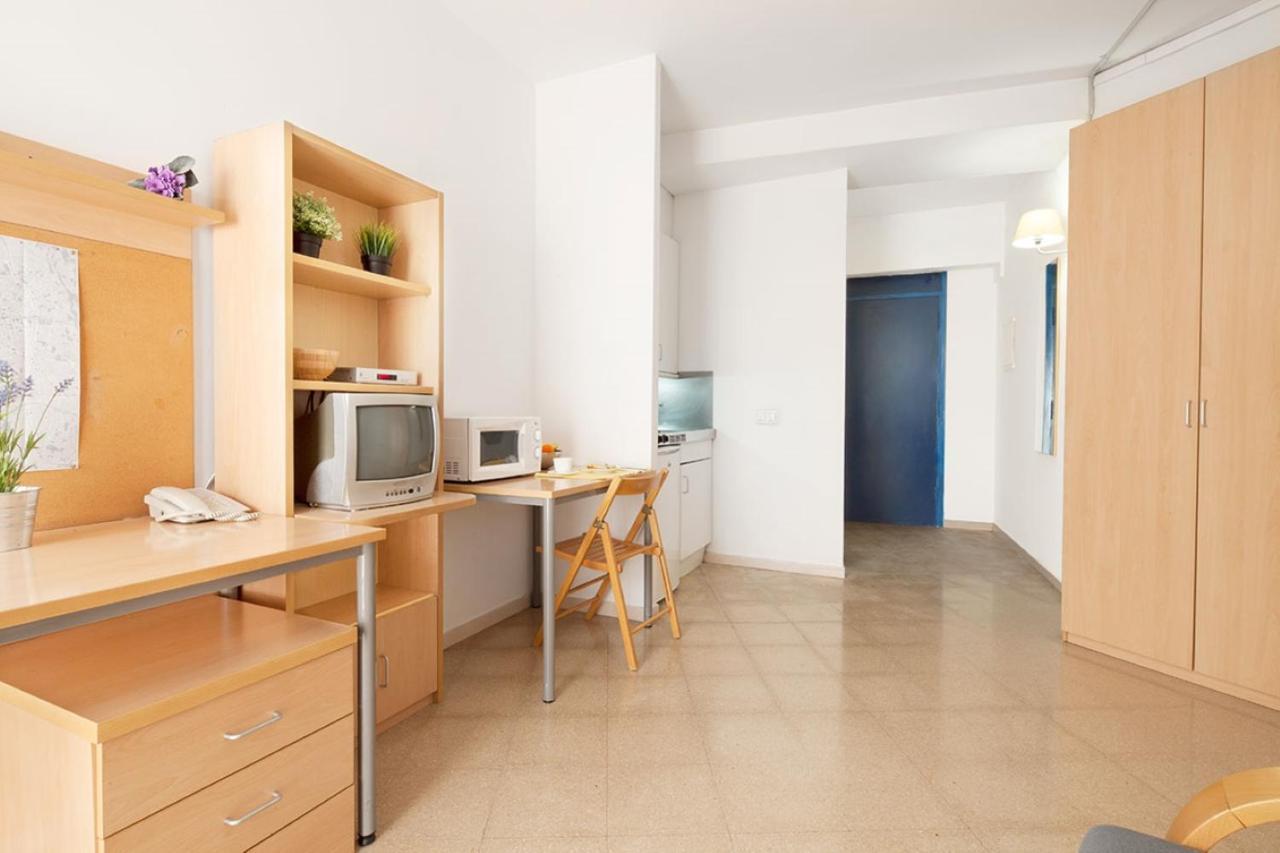 Residencia Universitaria Francesc Giralt i Serrà Terrassa Extérieur photo