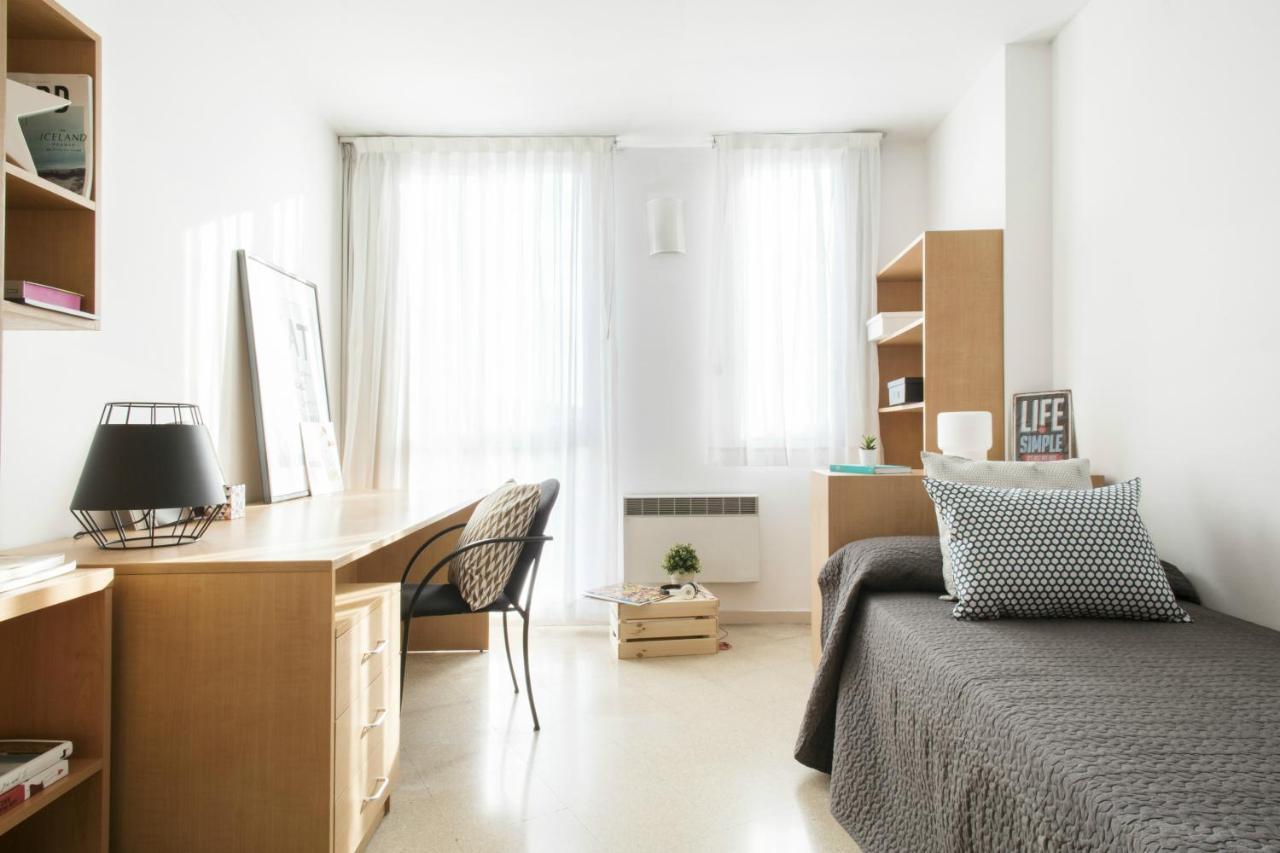 Residencia Universitaria Francesc Giralt i Serrà Terrassa Extérieur photo