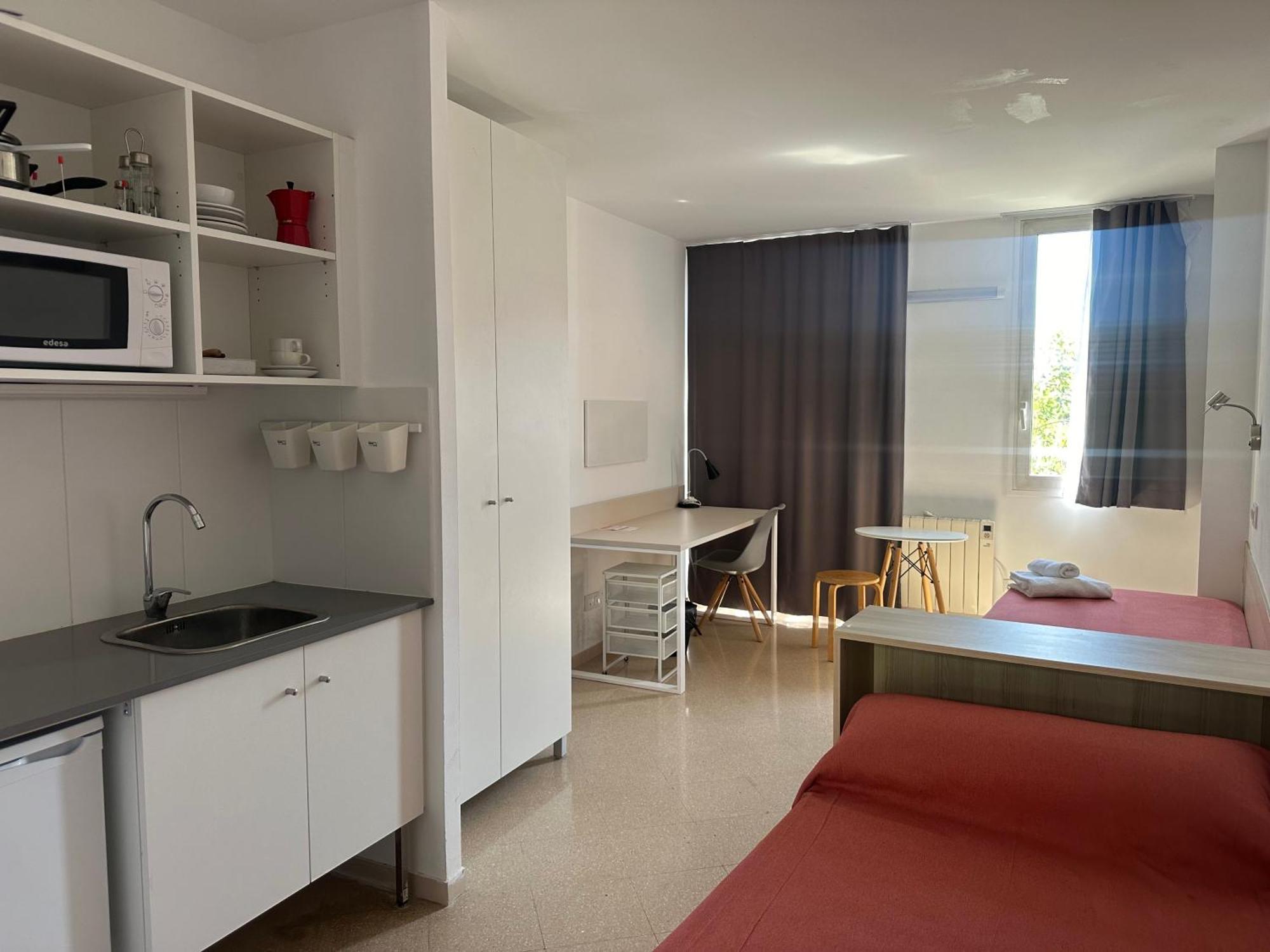 Residencia Universitaria Francesc Giralt i Serrà Terrassa Extérieur photo